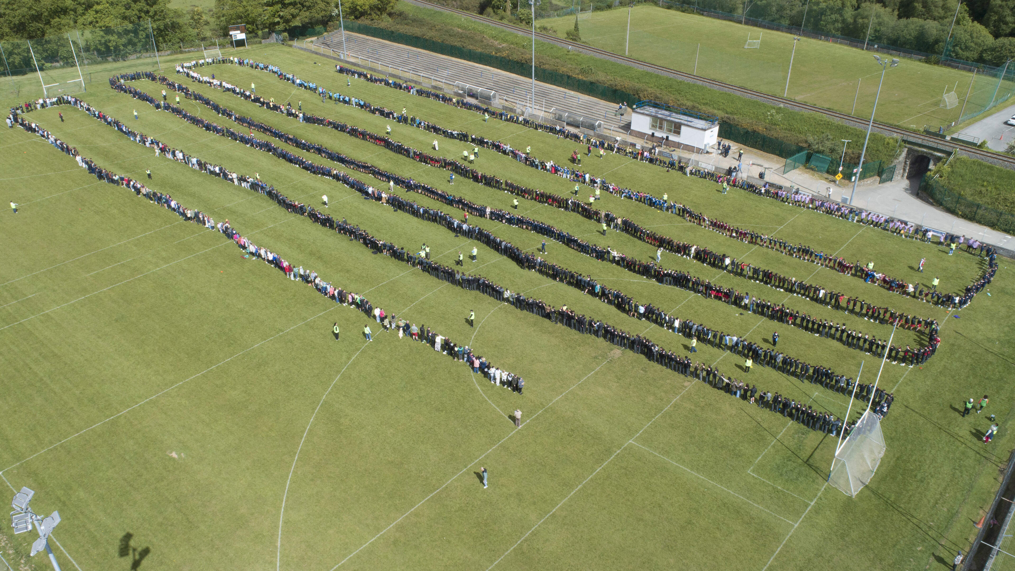More than 2,000 gather in Wicklow world record fundraiser for teacher’s life-saving surgery